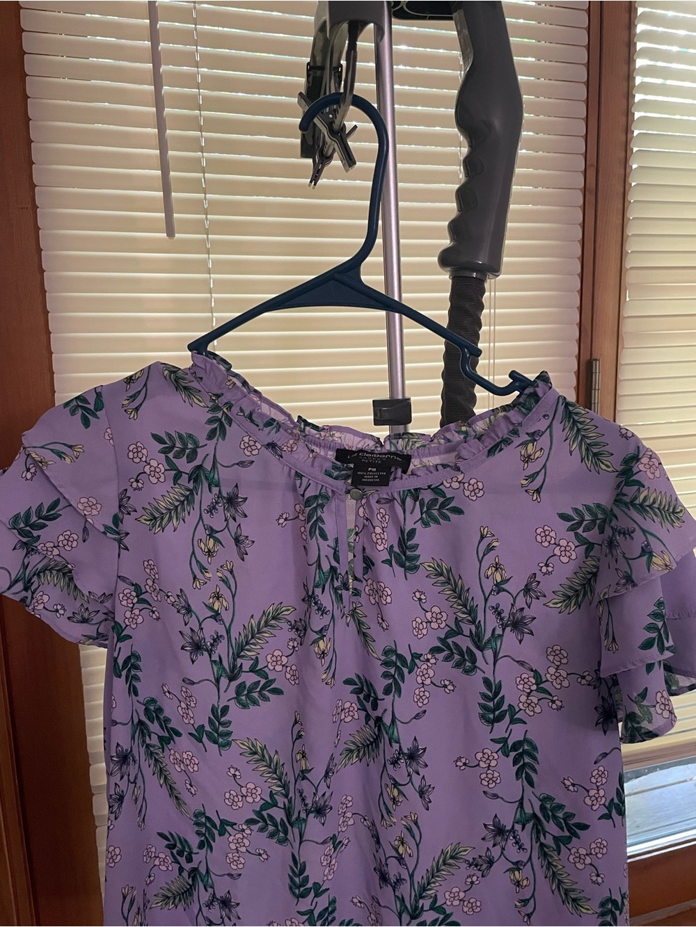 Liz Claiborne Lavender Floral Ruffle Sleeve Top - Picture 3 of 3